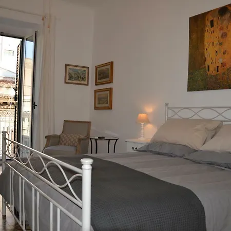 Petite Maison Ta *